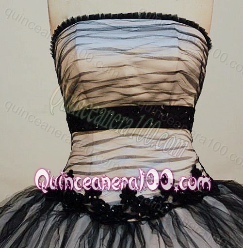 Popular Ball Gown Strapless Black and White Quinceanera Dress With Ruffled Layers