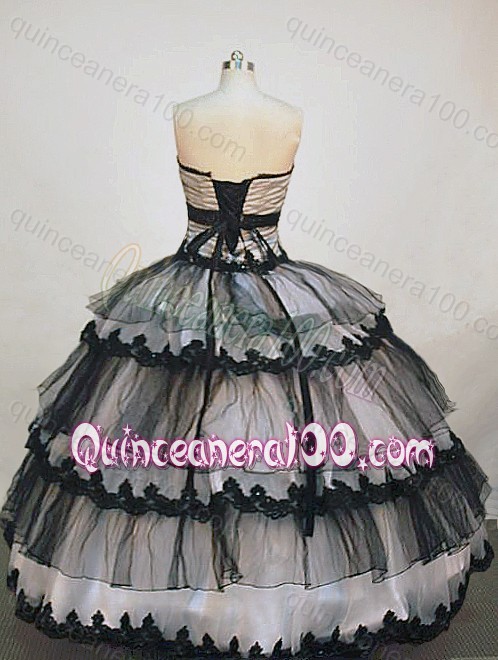 Popular Ball Gown Strapless Black and White Quinceanera Dress With Ruffled Layers