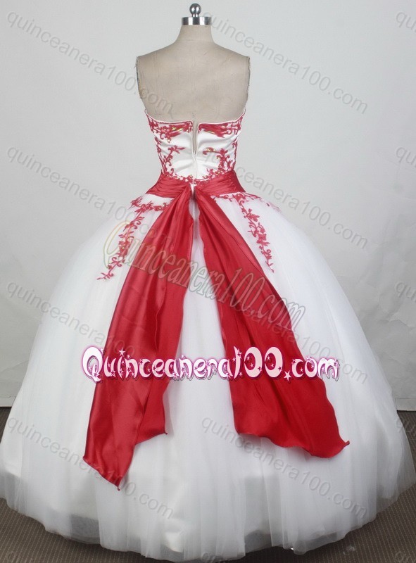 Strapless Ball Gown Appliques and Beadings White Tulle Quinceanera Dresses