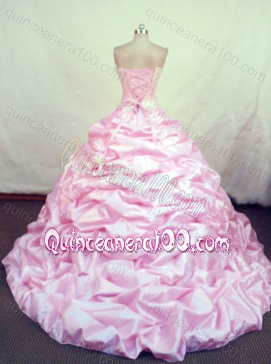 2014 Gorgeous Ball Gown Sweetheart Ruffled Rayers Quinceanera Dresses With Pick-ups