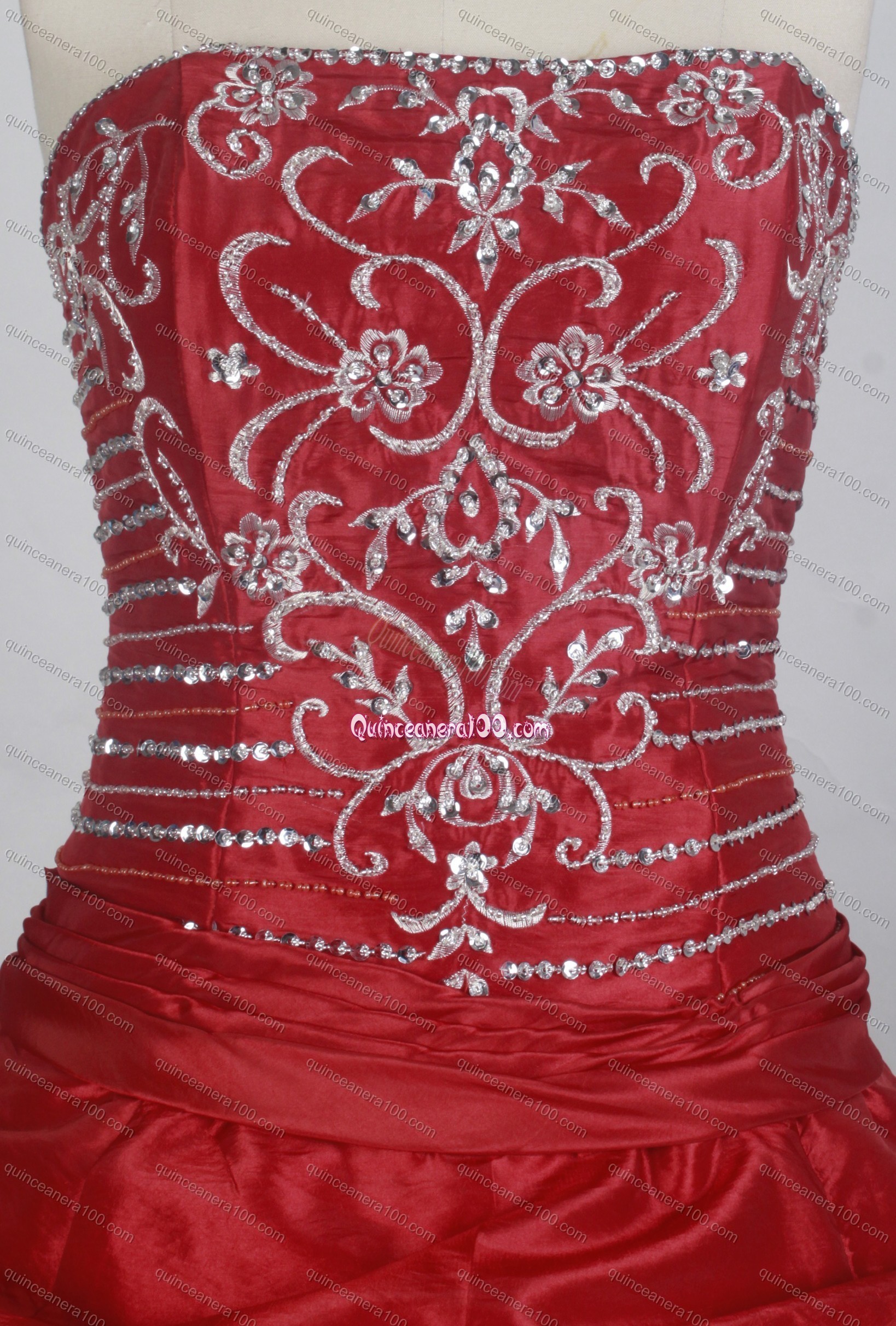 Elegant Ball Gown Beading Strapless Red Quinceanera Dresses With Ruffles