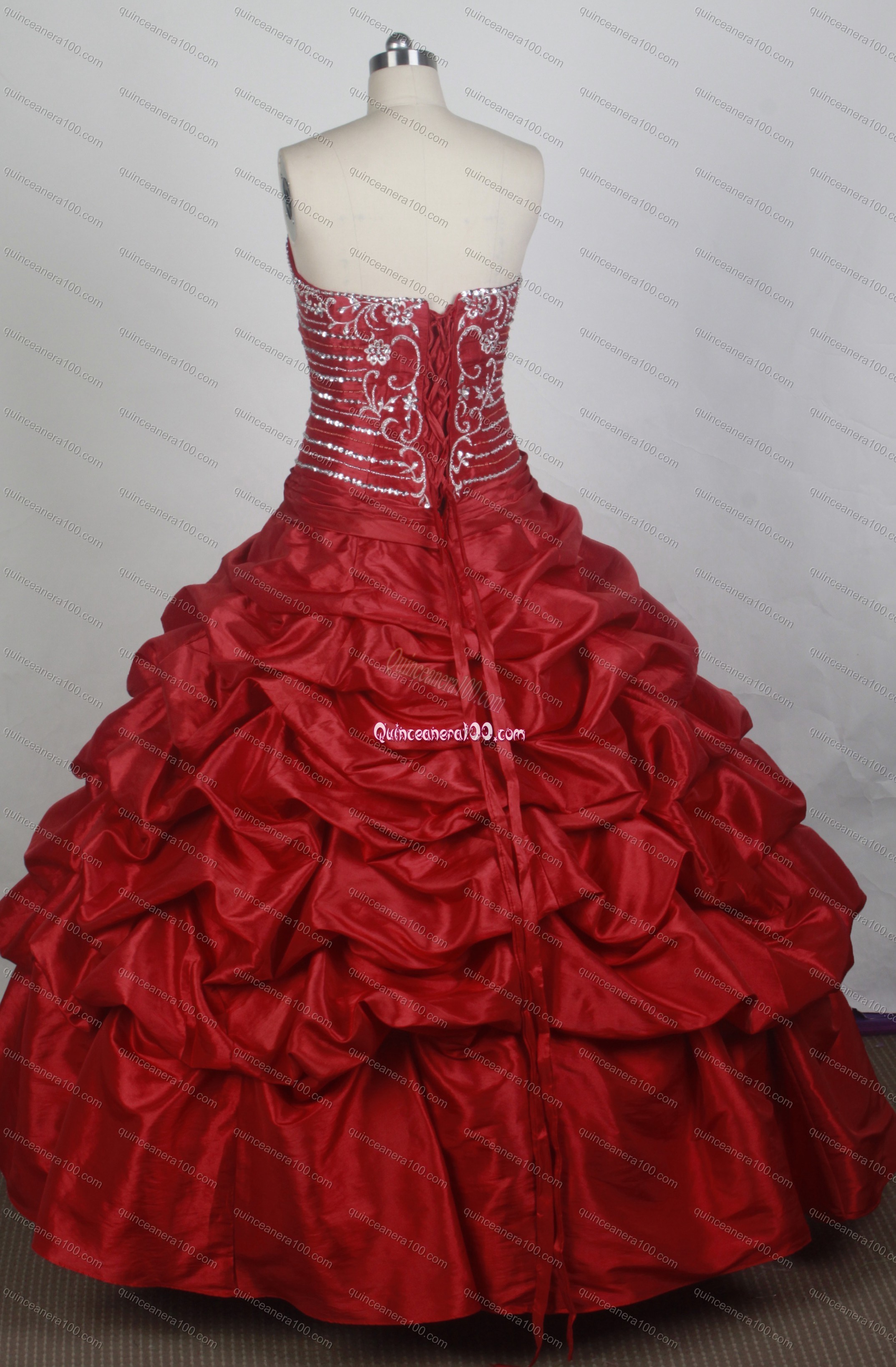 Elegant Ball Gown Beading Strapless Red Quinceanera Dresses With Ruffles