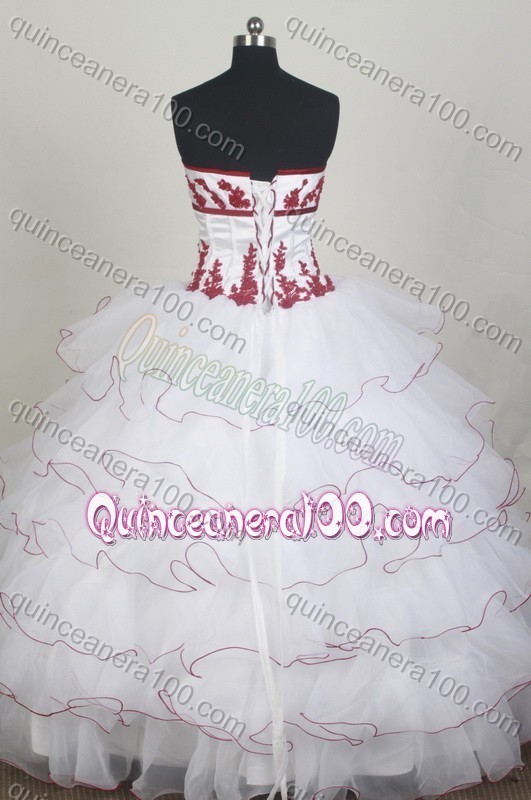 Elegant White Ball Gown Strapless Quinceanera Dresses with Red Appliques