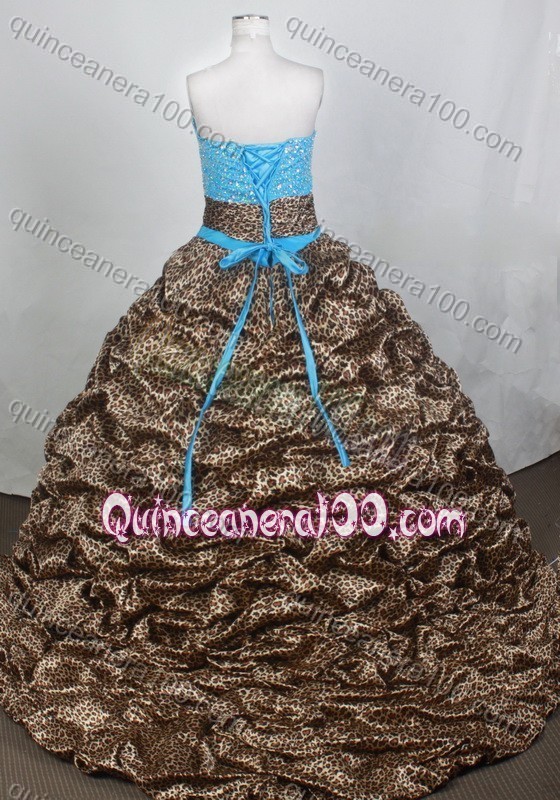 Exquisite Blue Ball Gown Quinceanera Dresses with Beading and Ruffles