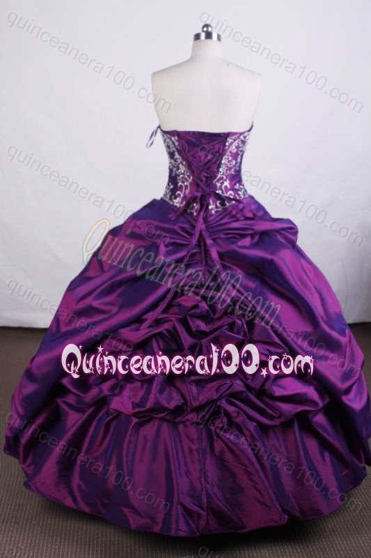 Luxurious Ball Gown Strapless Embroidery And Pick-ups Quinceanera Dresses