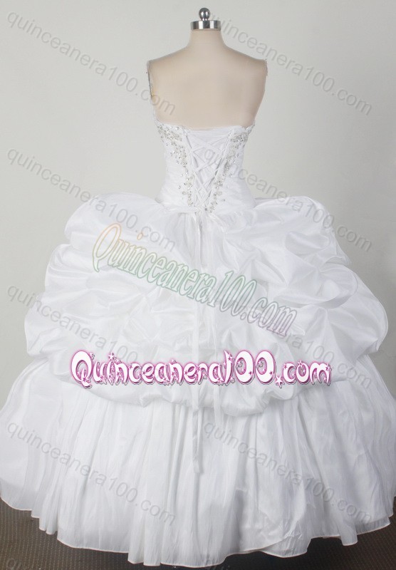 2014 Cheap Ball Gown Sweetheart Appliques With Beading White Quinceanera Dresses