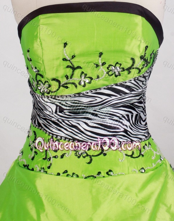 Elegant Appliques and Beading Ball Gown Strapless Green Quinceanera Dresses