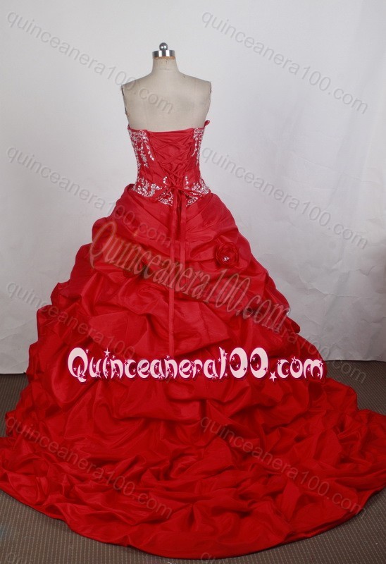 Beautiful Appliques and Beading Sweetheart Court Train Quinceanera Dresses