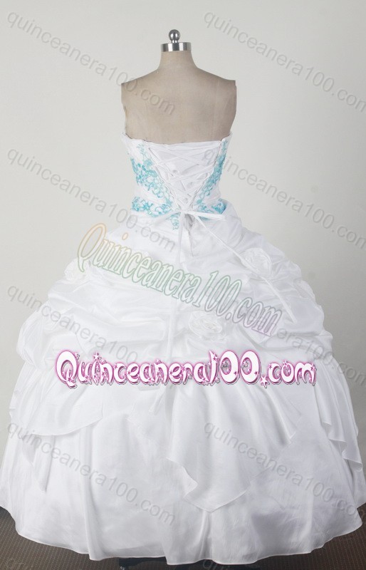 Simple Ball Gown Strapless Applique and Beading Quincenera Dresses in White