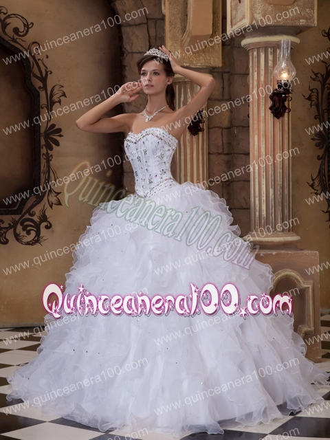 White Ball Gown Sweetheart Floor-length Organza Beading Quinceanera Dress