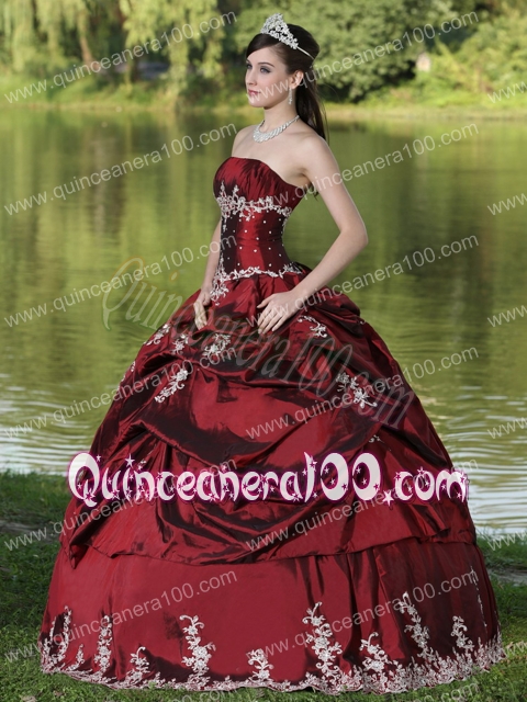 Custom Made Burgundy Quinceanera Dress Party Wear With Satin Embroidery Decorate