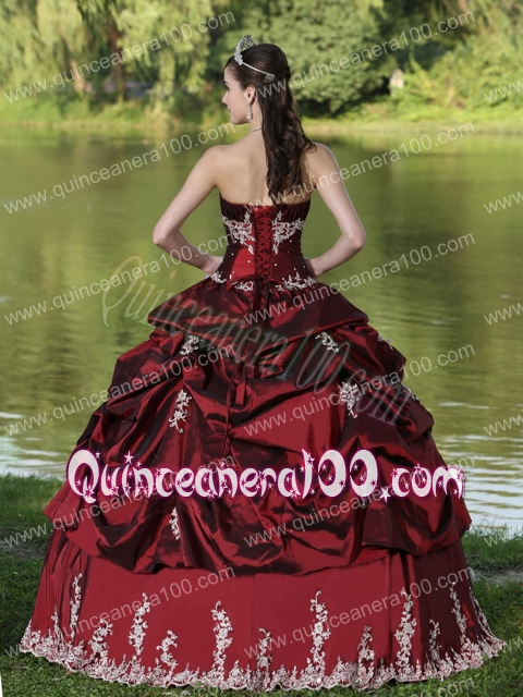 Custom Made Burgundy Quinceanera Dress Party Wear With Satin Embroidery Decorate