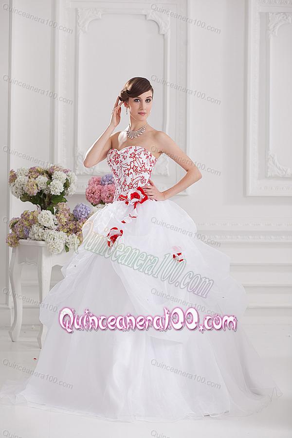 2014 Ball Gown Sweetheart Appliques and Pick ups Quinceanera Dress in White