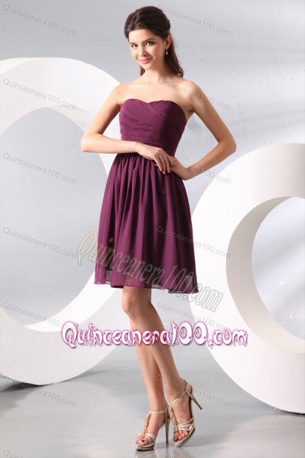 Purple Ruching Short Dama Dresses with Knee-length