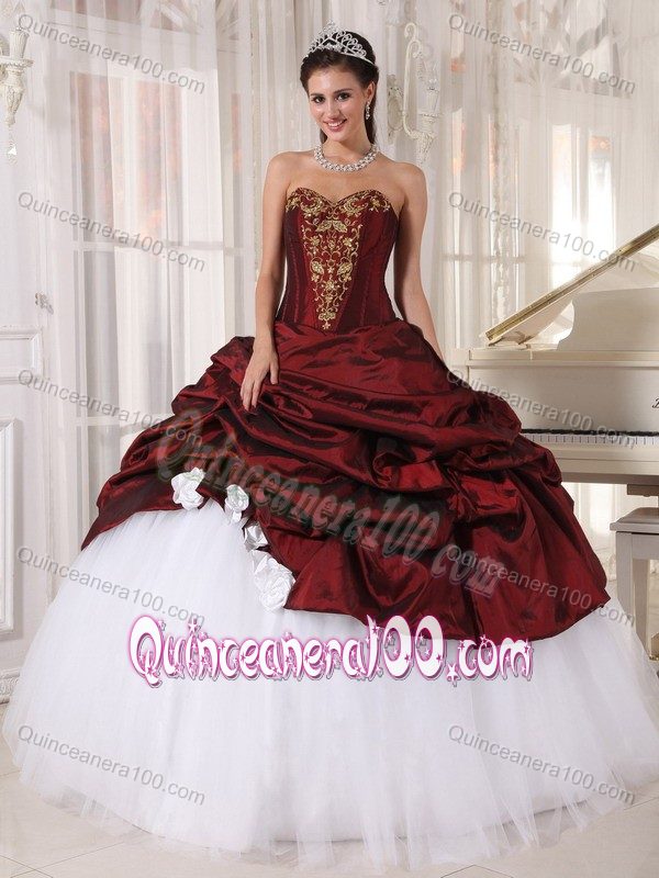 Burgundy Ball Gown Sweetheart Appliques Sweet 16 Dresses