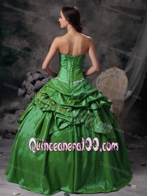 Green Ruffles Overlay for White Appliques Quinceanera Gown Dresses