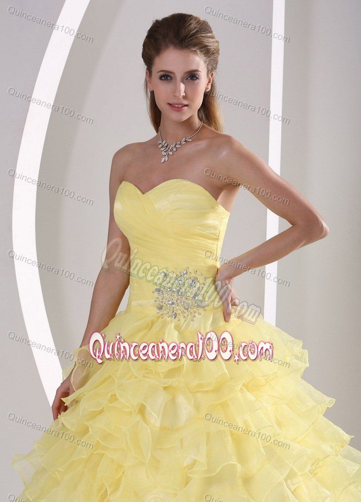 Light Yellow Appliques and Ruching Quinceaneras Gowns with Ruffles