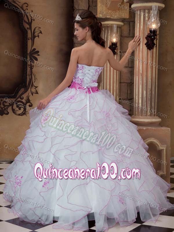 Pretty White Ball Gown Dresses of 15 with Ruffles and Appliques