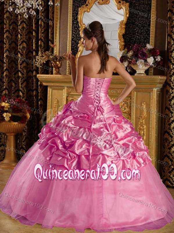 New Arrival Rose Pink Sweet 15 Dresses with Beading and Flowers