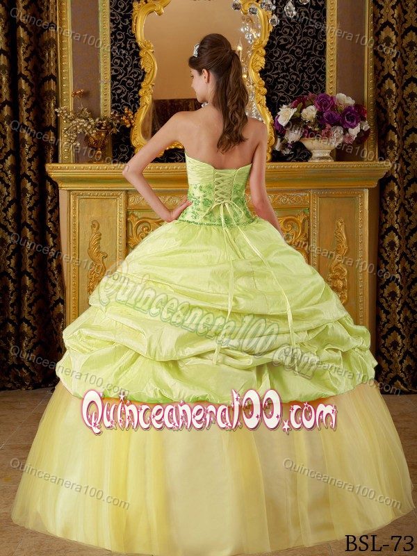 Beautiful Yellow Green Quinceanera Gown with Flowers and Ruche