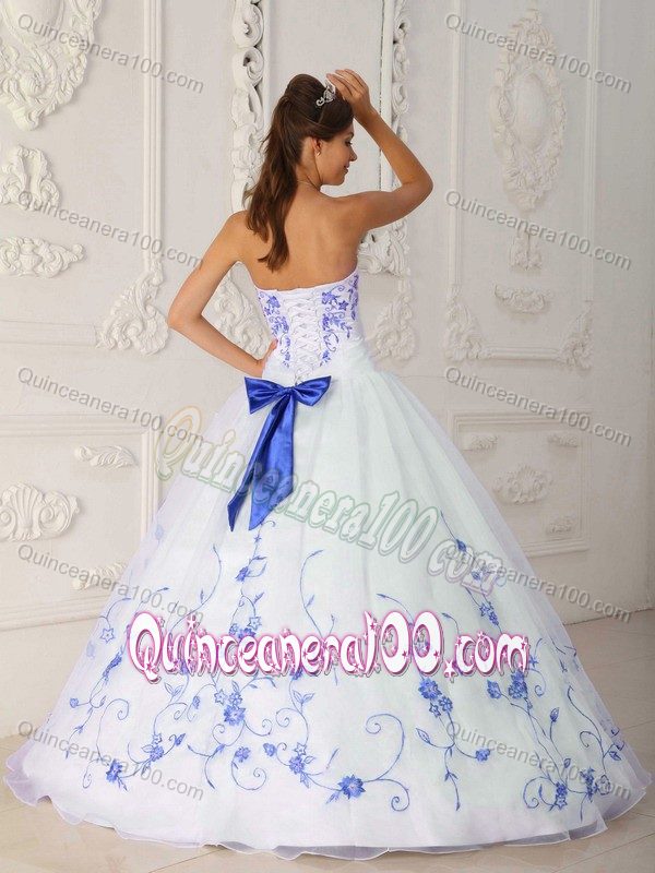 2012 Hot Sale Ball Gown Embroidery White Quinceanera Dresses