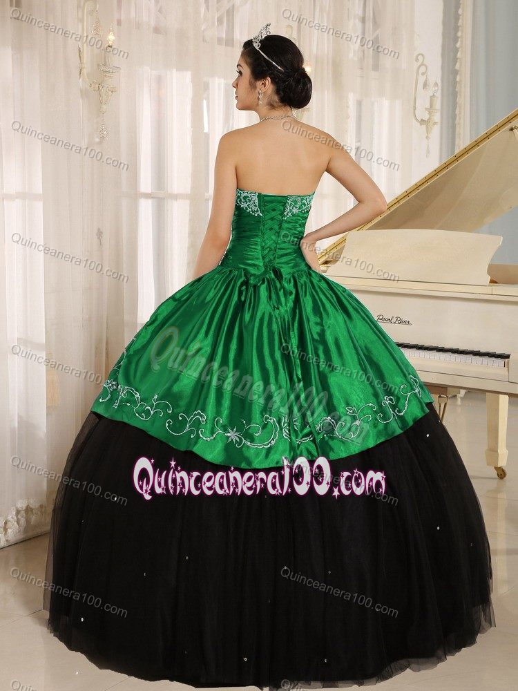 Black and Green Beaded and Embroidery Decorate Quince Dresses