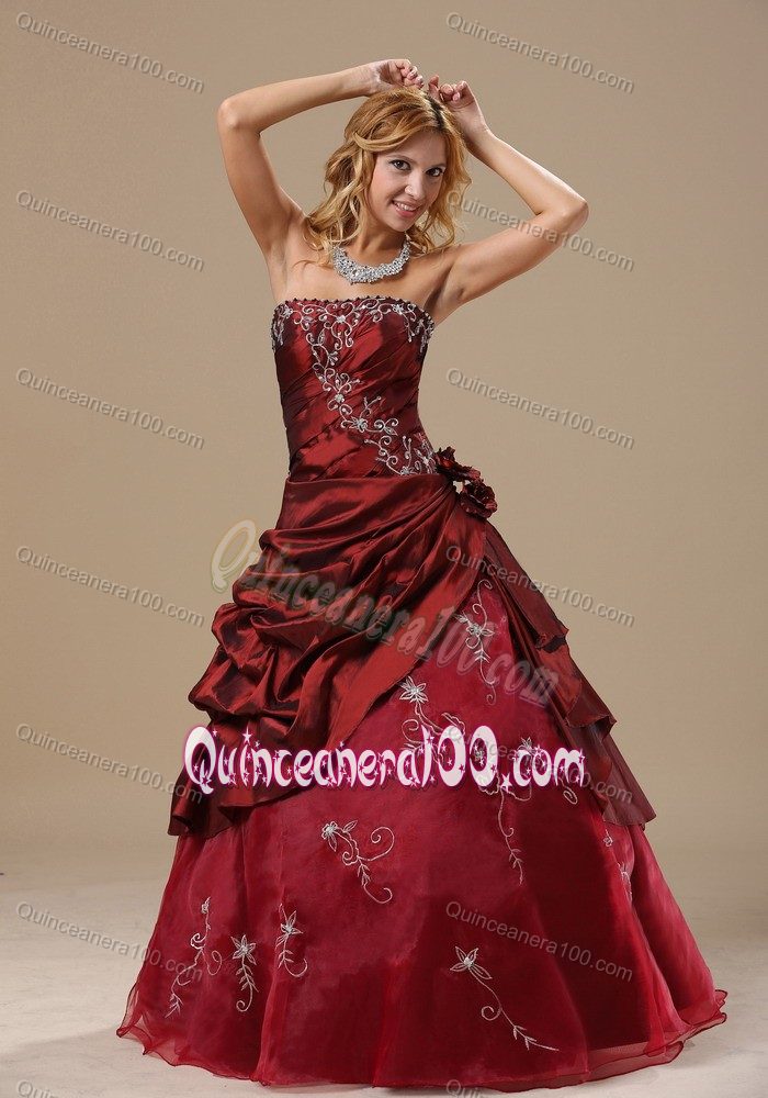 Voguish Embroidery Strapless Dresses for a Quince in Burgundy