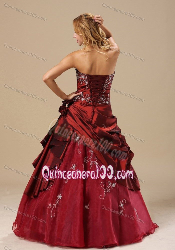 Voguish Embroidery Strapless Dresses for a Quince in Burgundy