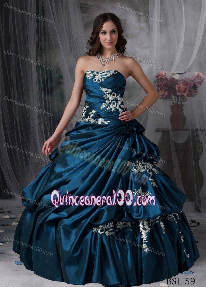 Modest Ball Gown Appliques Strapless Sweet 15 Dresses in Taffeta