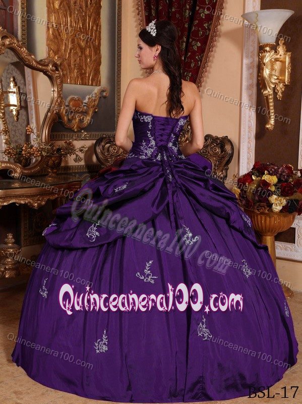 Purple Sweetheart Appliques Pick-ups Decorate Quinces Dresses