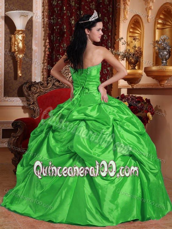 Green Taffeta Sweet Sixteen Dresses with Pick-ups