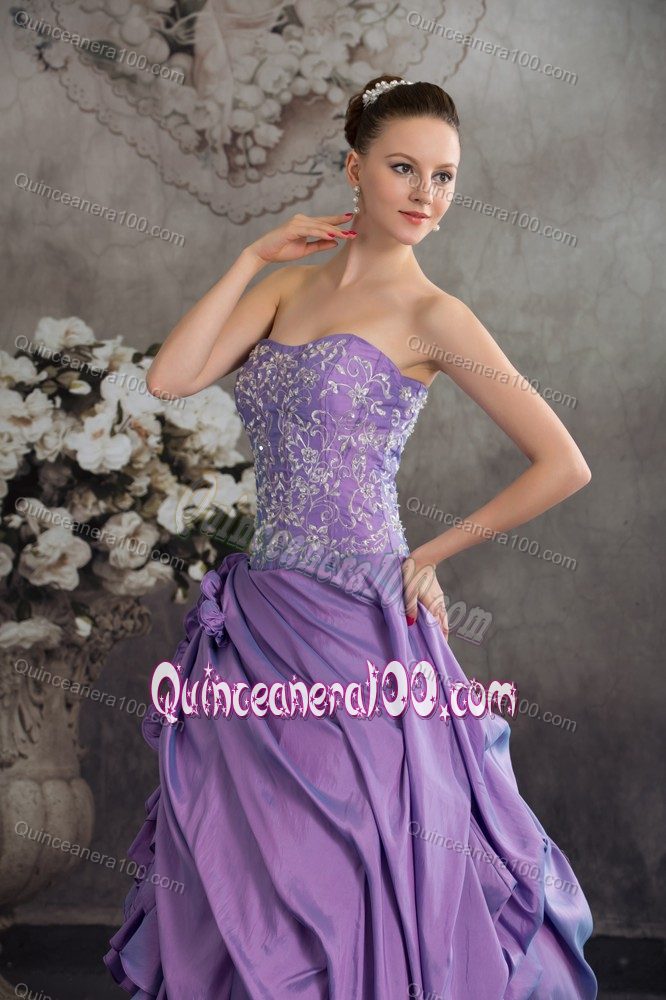 Lavender Taffeta Quinceanera Dresses with Ruffles and Flowers