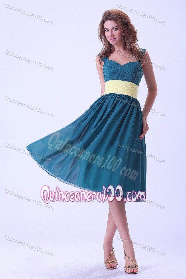 Blue Dama Dress in Knee-length with a Sash and Straps