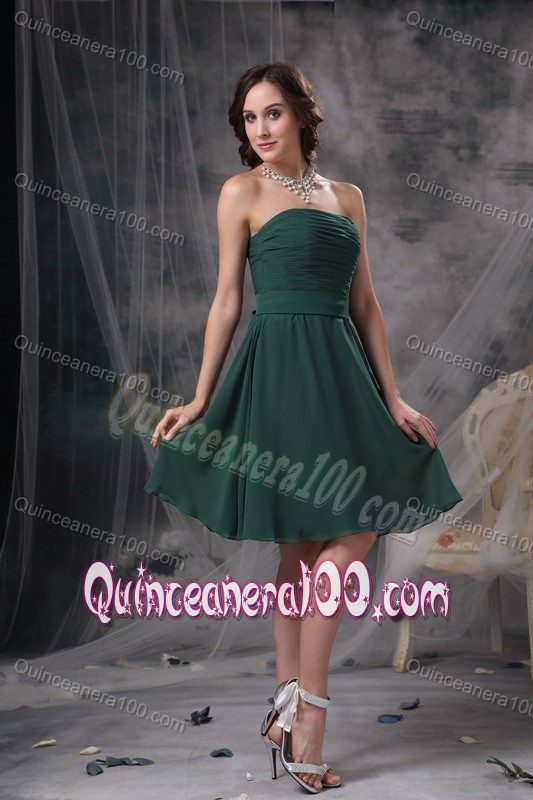 A-line Dark Green Strapless Ruche Chiffon Dama Dress Knee-length