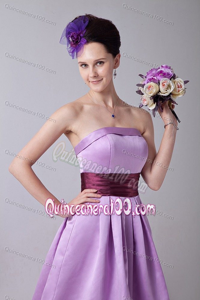 Lilac A-line Strapless Knee-length Dama Dress For Quinceaneras