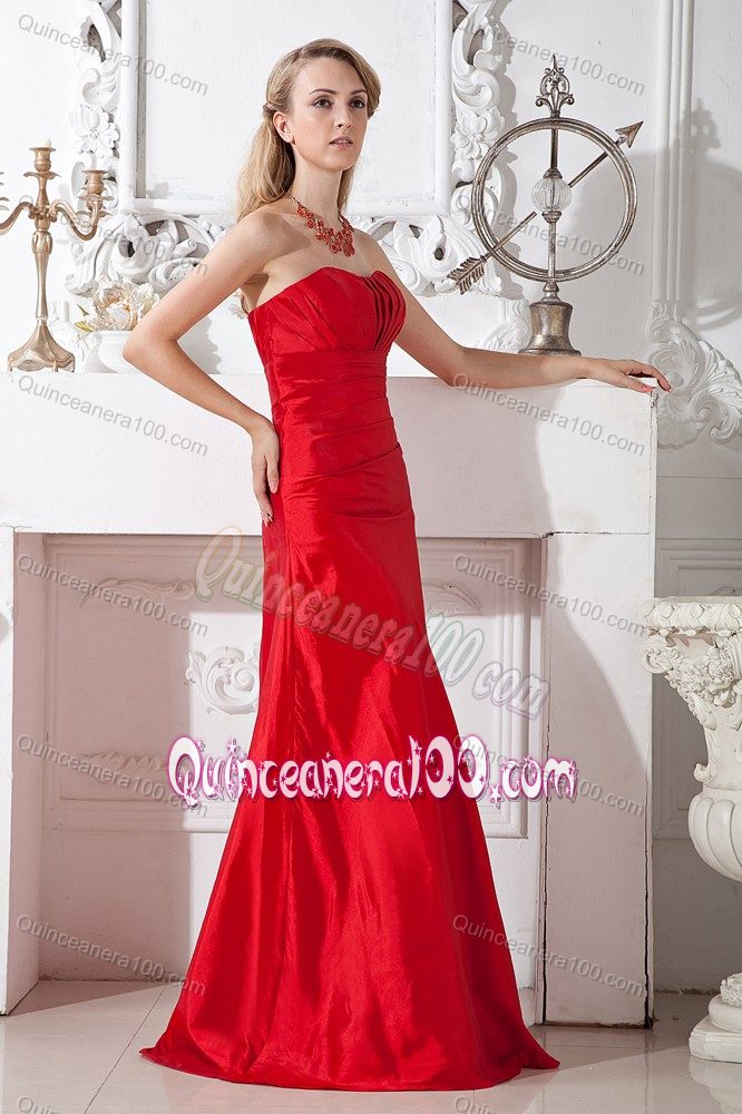 Red A-line Strapless Floor-length Quince Dama Dress with Bodice Ruched