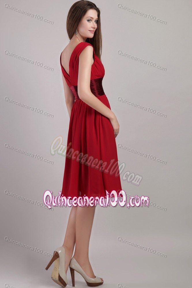 Wine Red Empire V-neck Knee-length Dama Dresses