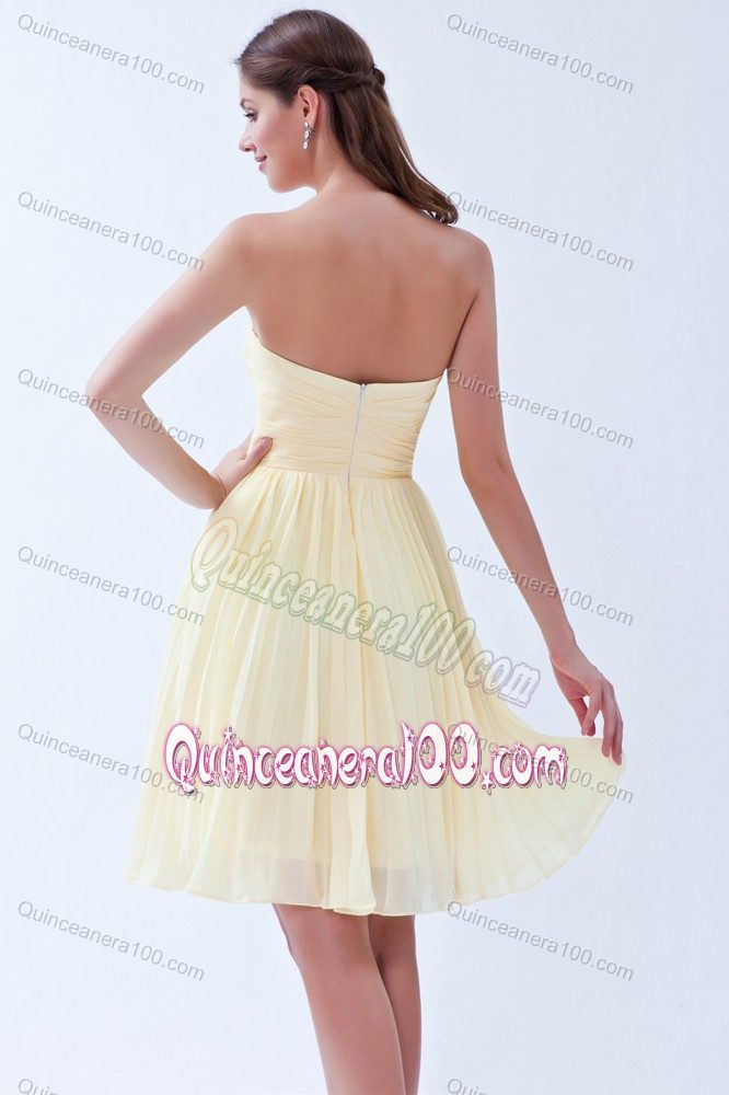 Stylish Light Yellow Pleated Sweetheart Chiffon Party Dama Dresses