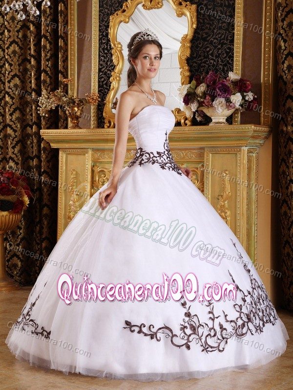 Simple Strapless White Tulle Bodice Dress for Quince with Appliques