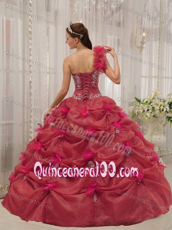 One Floral Shoulder Ruched Beading Appliques Bust Dress for Quince