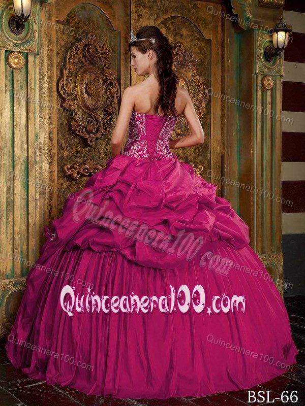 Embroidery Sweetheart Dress for Quince with Pick-ups in Fuchsia