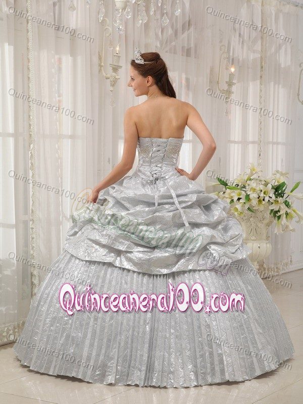 2014 Appliques Silver Dresses Quinceanera with Pick-ups and Pleats