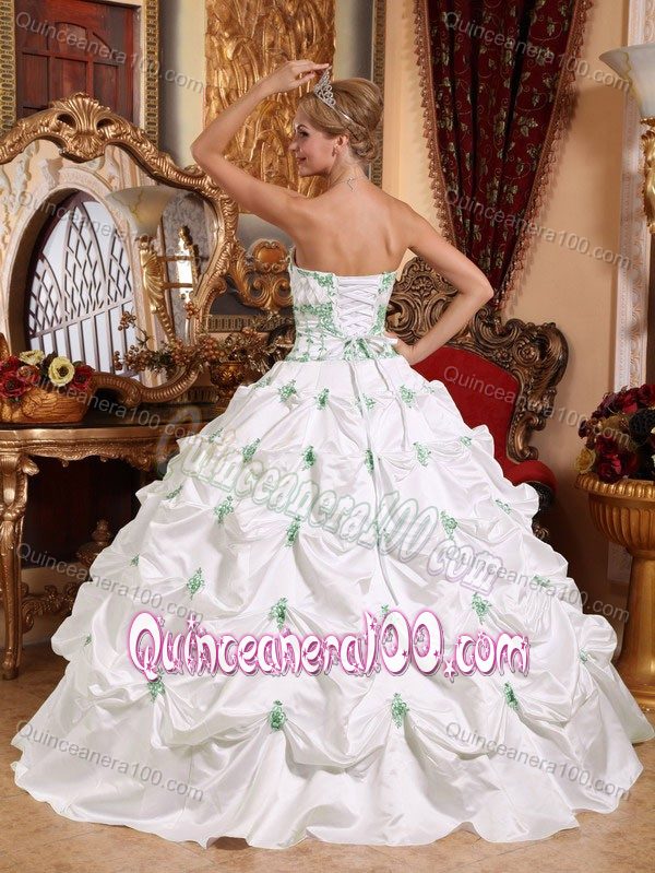 Princess White Strapless Appliques Sweet 16 Dresses with Pick-ups