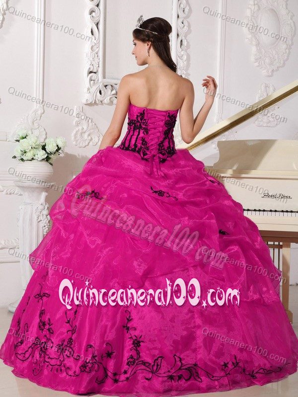 Organza Fuchsia Strapless Quinceanera Dresses with Embroidery