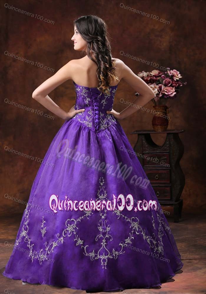 Purple Halter Top Pleats and Embroidery Decorate Quince Dresses