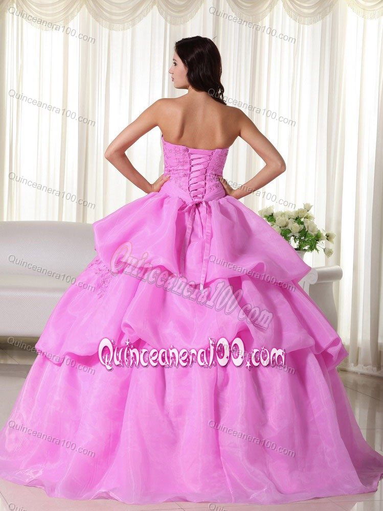 Tired Hand Made Flowers Embroidery Quince Dresses with Capelet