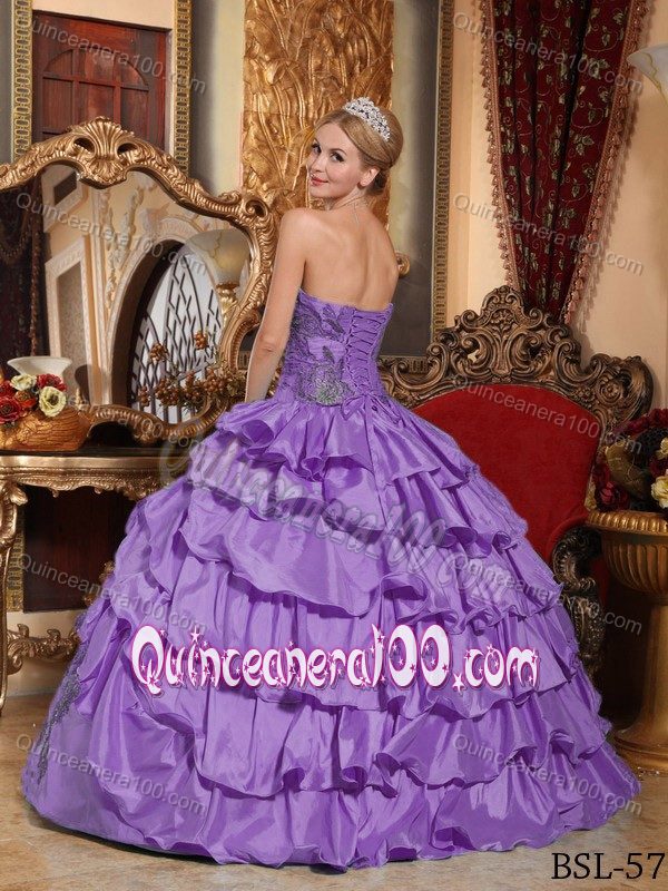 Exquisite Appliqued Ruffled Lilac Quinceanera Gown Dresses