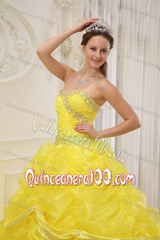 Latest Yellow Sweetheart Beading Quinceanera Gowns with Pick-ups