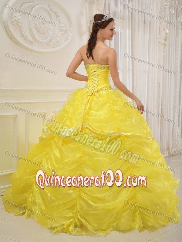 Latest Yellow Sweetheart Beading Quinceanera Gowns with Pick-ups