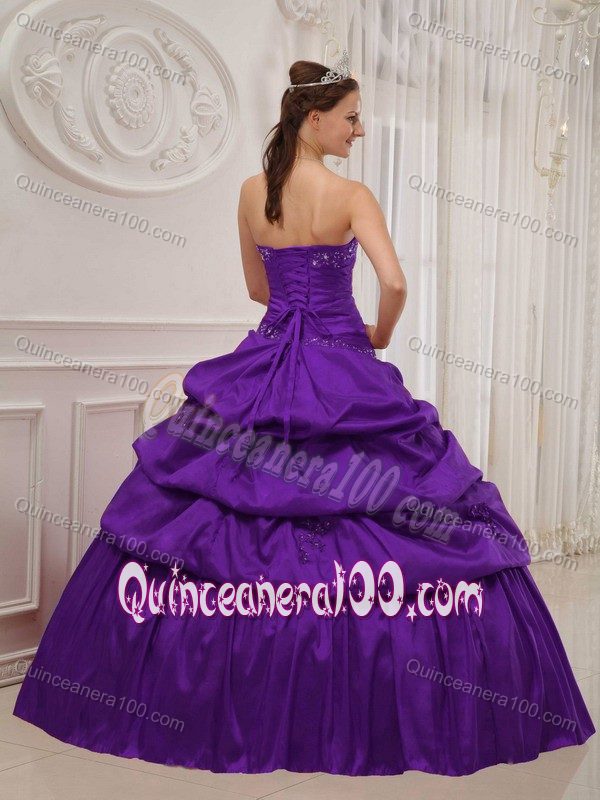 2015 Taffeta Appliques Dresses for a Quinceanera in Eggplant Purple